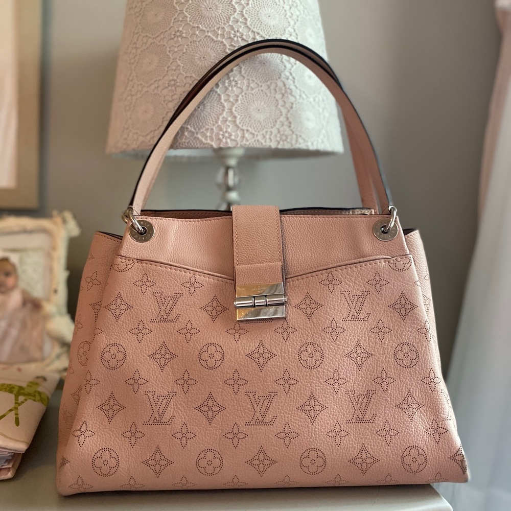 Louis Vuitton 🌸Magnolia Sevres Mahina bag🌸 - Picture 1 of 10